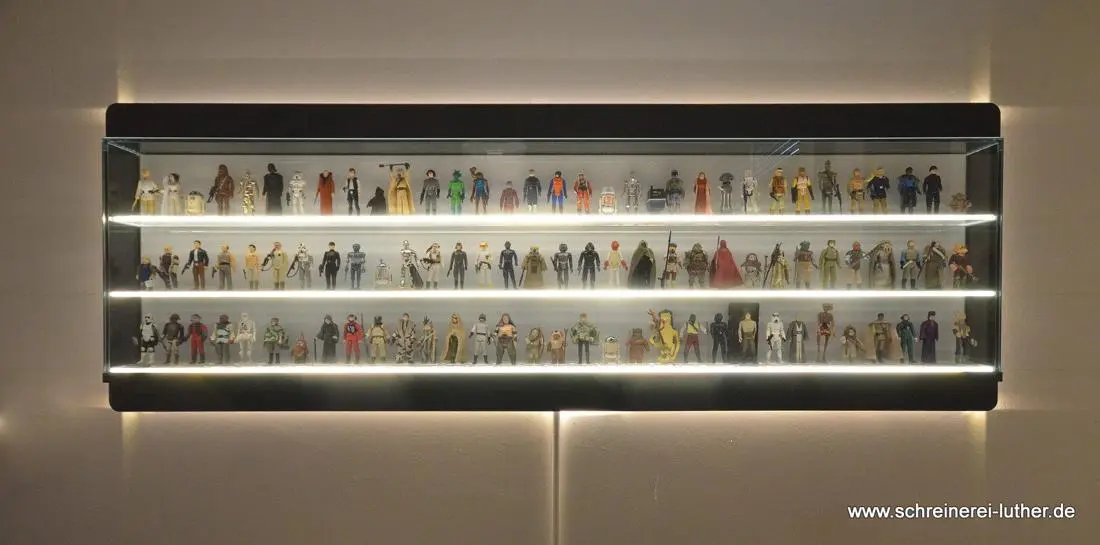 Präzise gefertigte Ausstellungsvitrine